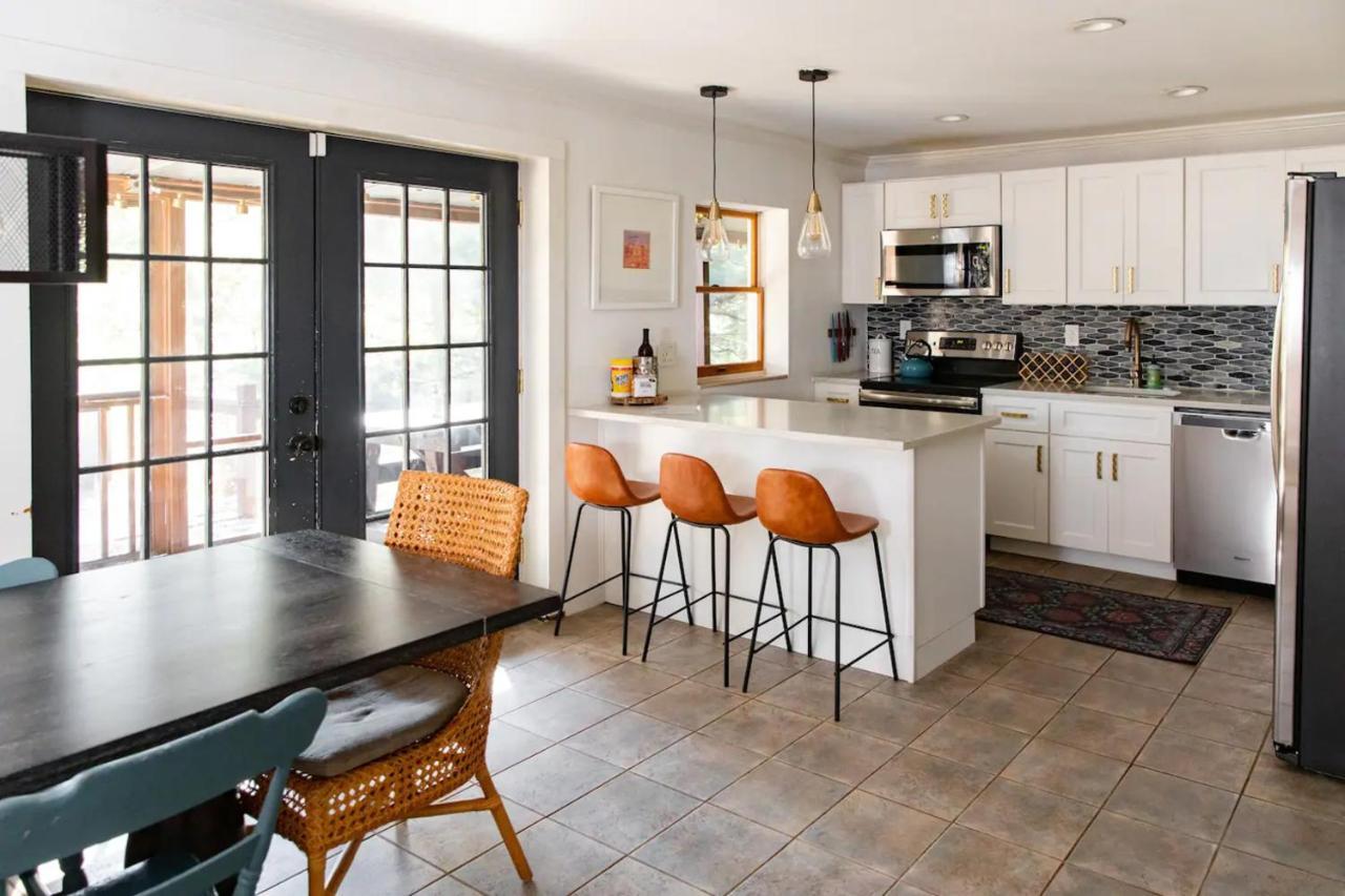 Hot Tub Charming & Chic Mountain Gem On Sleepy Creek Villa Berkeley Springs Luaran gambar