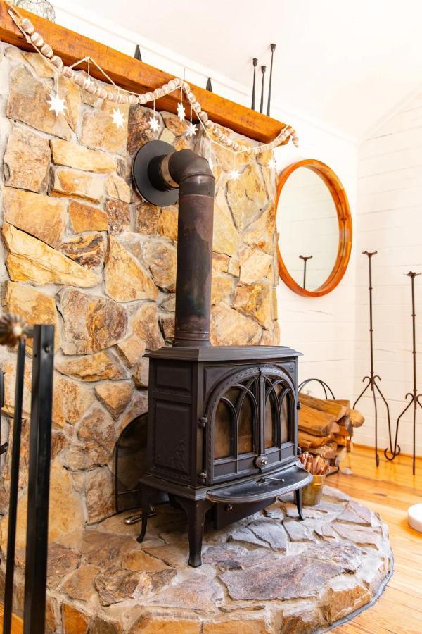 Hot Tub Charming & Chic Mountain Gem On Sleepy Creek Villa Berkeley Springs Luaran gambar